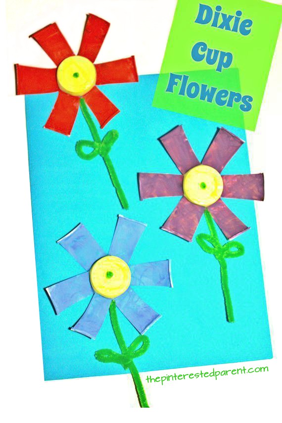 Dixie Cup painted Flowers crafts for kids - arts and craft activities for the summer or spring. Great for toddlers and preschoolers too.