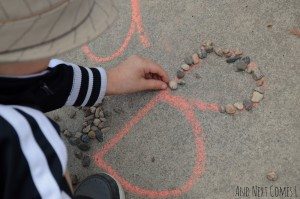 alphabet-learning-with-chalk-rocks-4