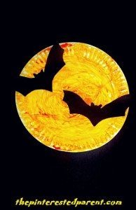 Halloween Paper Plate Silhouettes with printable template . Choose from a black cat, a witch or bat silhouettes - Halloween arts and crafts for kids. 
