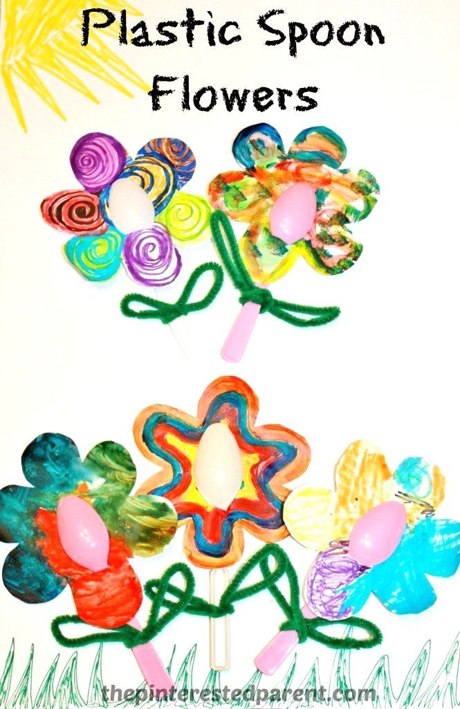 Plastic Spoon Flowers arts & crafts for kids - easy painting craft perfect for spring or summer or Mother's Day. Process art for preschoolers and toddlers
