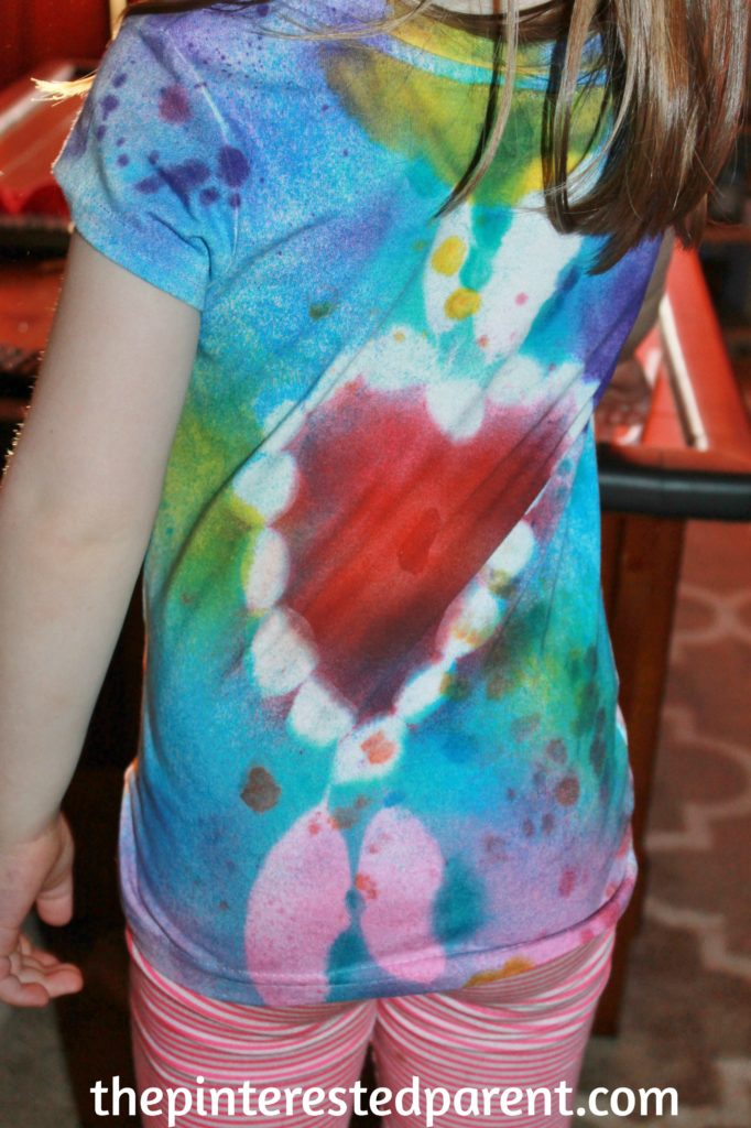 Nature Tie Dye Shirts - These t-shirt designs were made from rocks, leaves, twigs & other things found in nature. This is a fun spring or summer art activity & craft for kids or adults