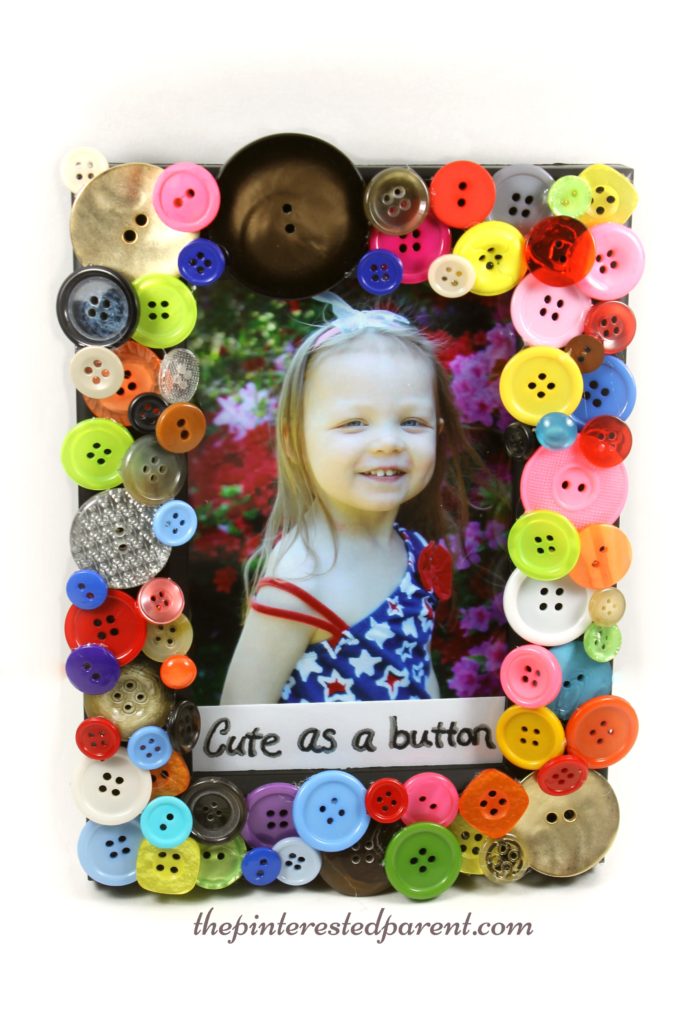 Diy cute as a button picture frame arts & craft - a wonderful gift idea that adults or kids can make ..