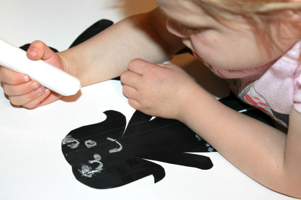 Chalkboard paper dolls for kids. Use chalk to draw 7 erase - Arts & crafts 