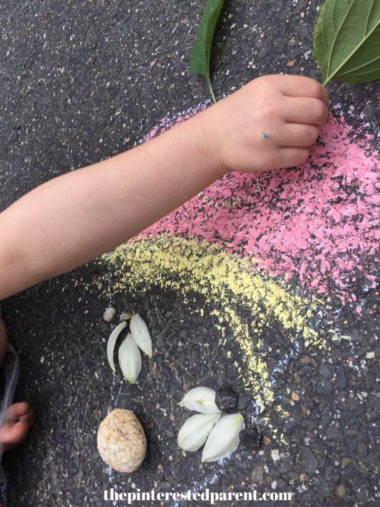 Land & Chalk Art - Nature and outdoor play for the kids - Summer arts & crafts activities