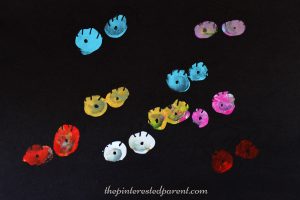 these-are-so-cute-fun-to-make-thumbprint-or-fingerprint-spooky-eyes-kids-arts-crafts-perfect-for-halloween