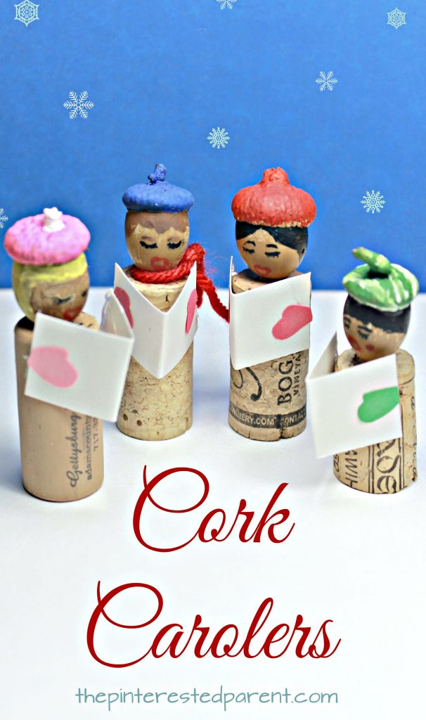 Acorn and cork caroler craft. Christmas and winter arts and crafts projects. Great for kids or adults. Nature crafts and recyclables