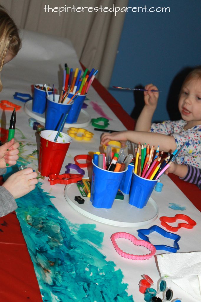 Use butcher paper & lazy susans for the kids for a kid's art party. Kid's arts & crafts and party ideas.