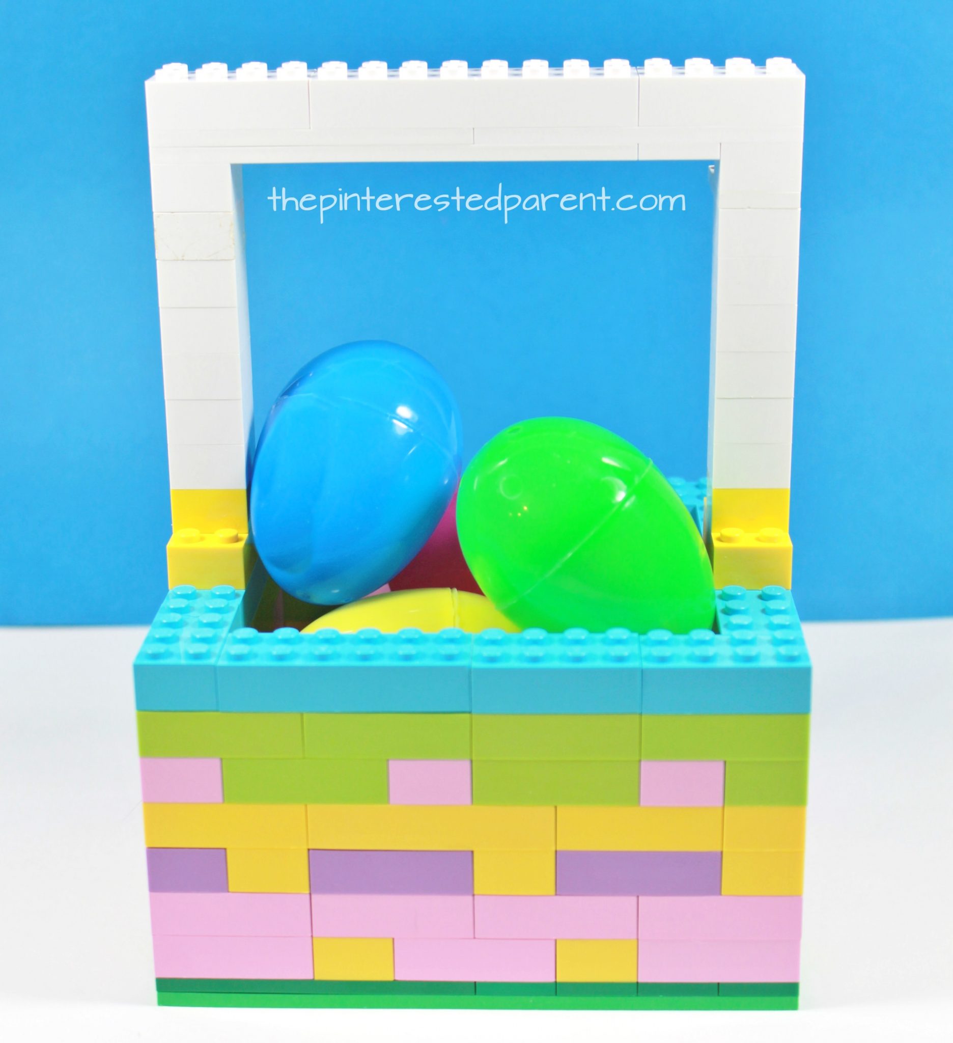 Lego Easter basket - a great gift idea or Lego build for the kids. Kid's arts and crafts