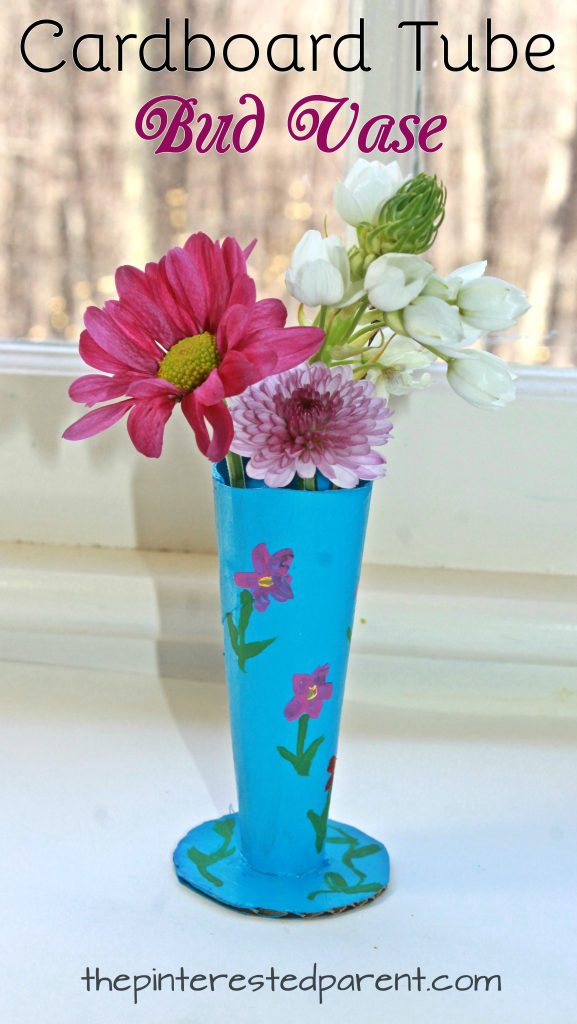 Cardboard tube flower bud vase. This is a great idea for Mother's Day or Valentine's. Recyclable arts and crafts for kids.